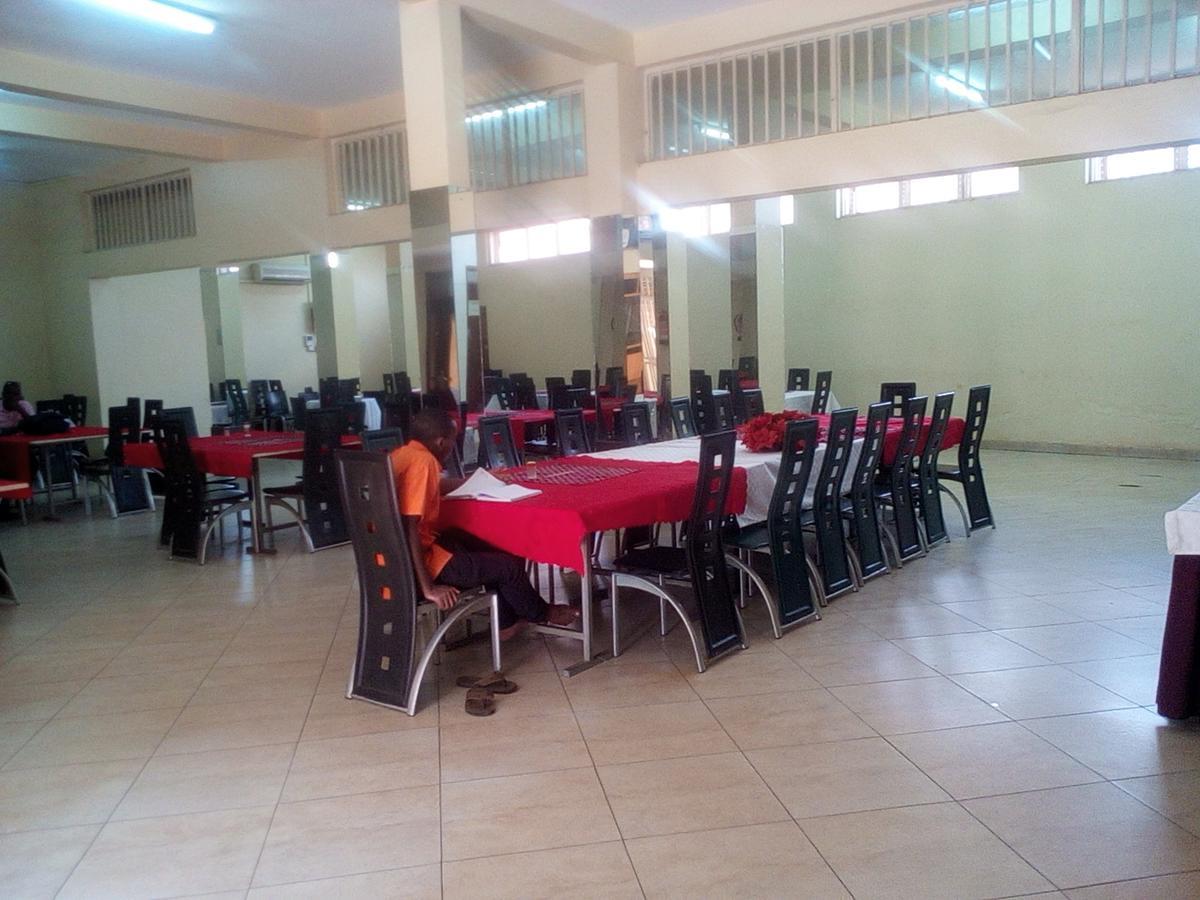 Mamba Hotel Kampala Extérieur photo